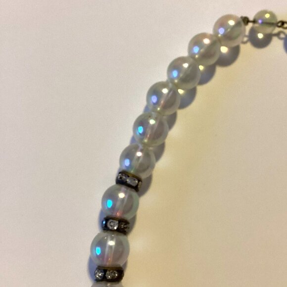 Vintage White Beaded Choker Necklace Women's Costume Jewelry - Picture 3 of 5
